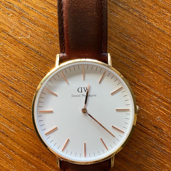 Daniel Wellington Petite Bristol Watch - Picture 4 of 5